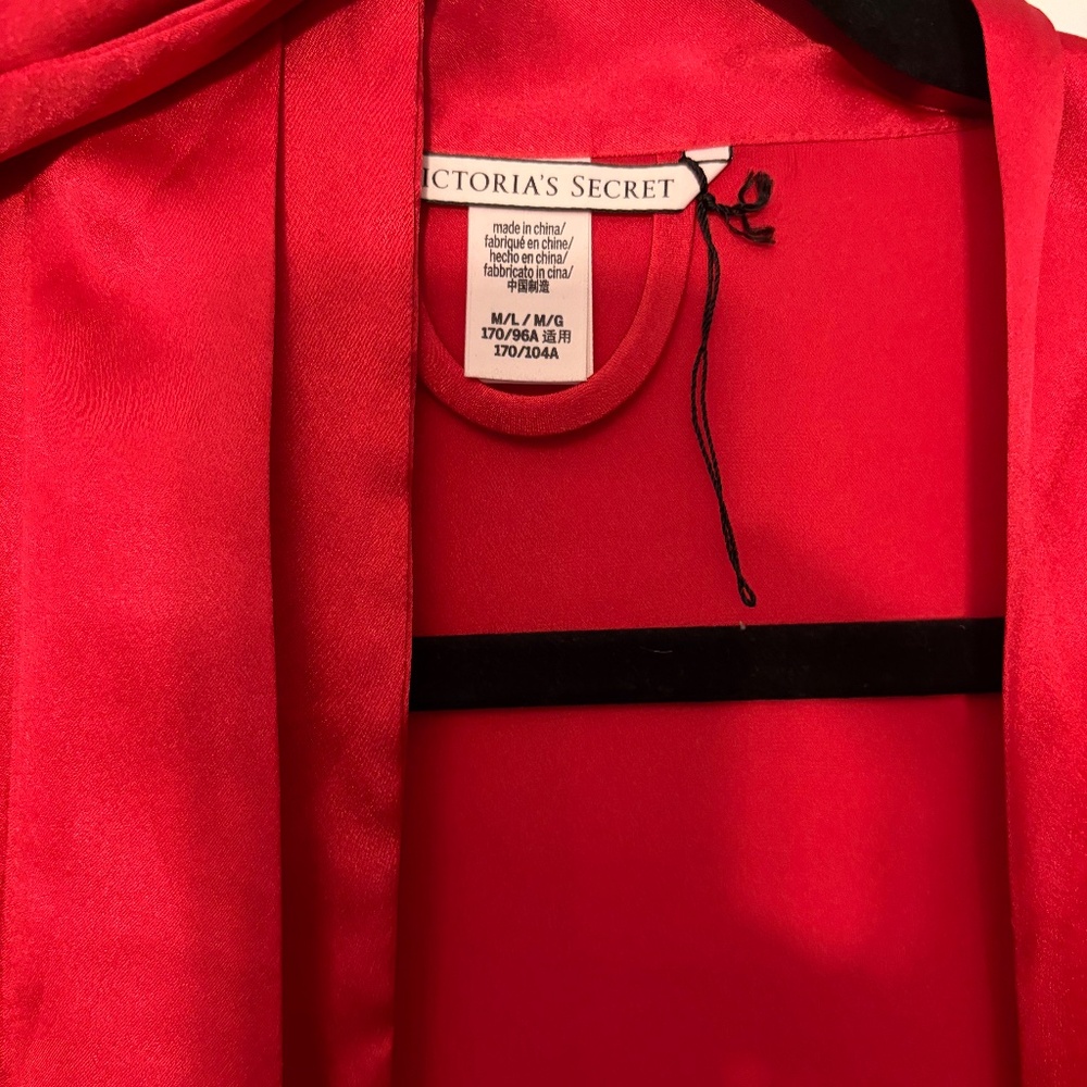 Red Satin Robe (M/L) - Picture 3 of 3